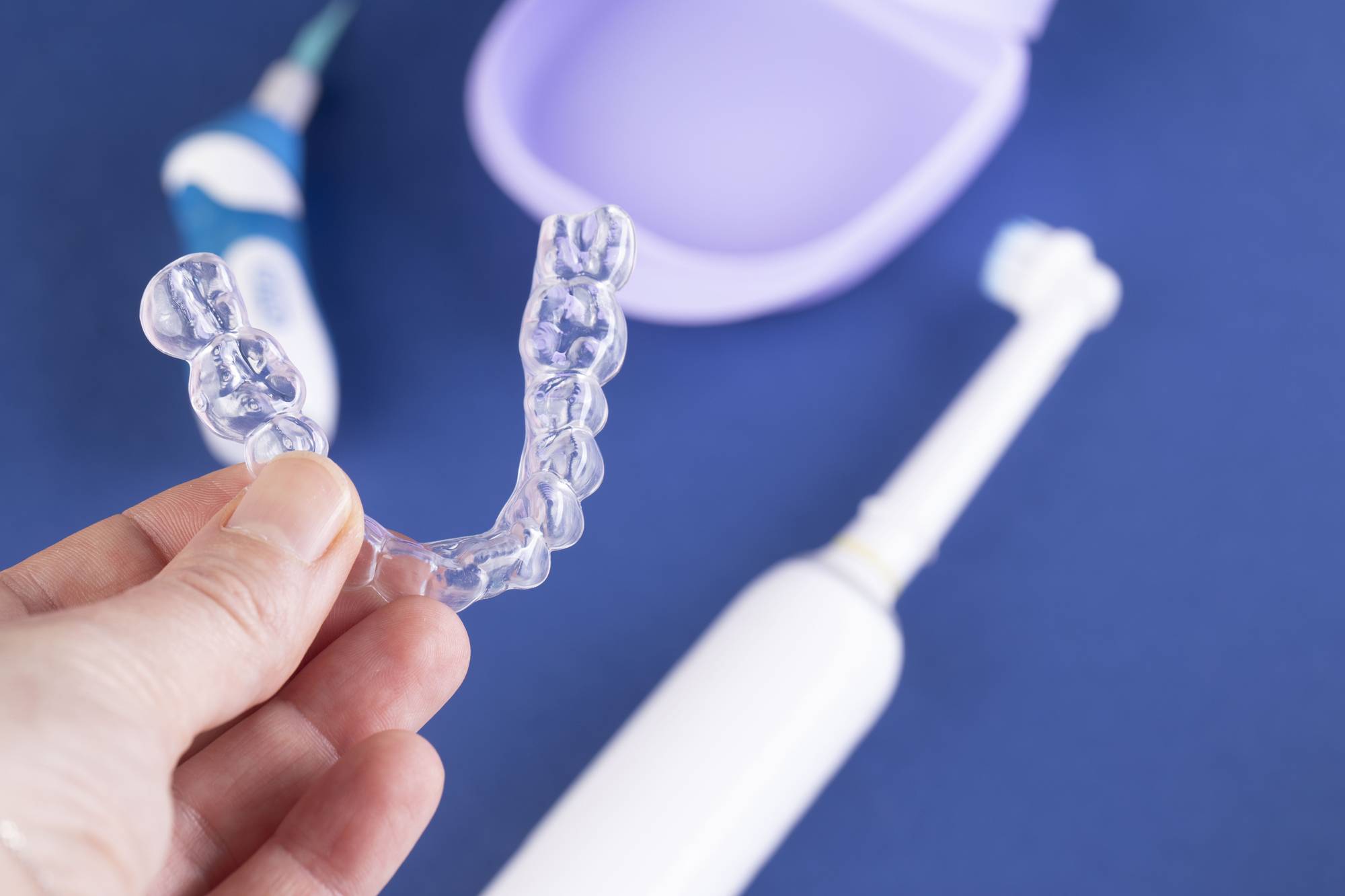 How to clean Invisalign and Clear Aligners: Keep Them Sparkling Clean